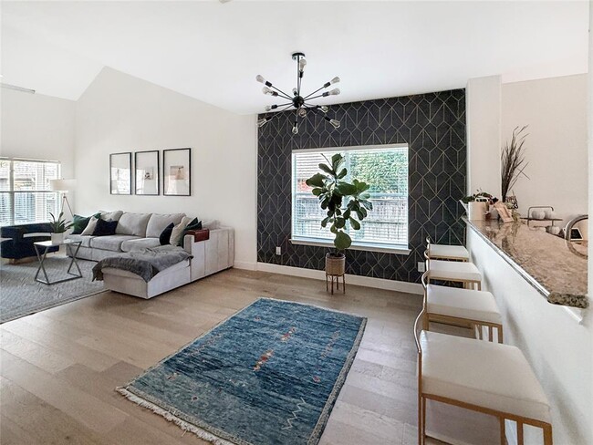 Building Photo - 803 Meadow Bluff Ct