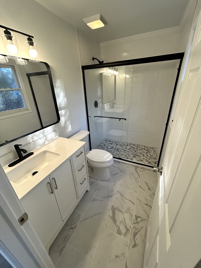 Master’s bathroom. - 2162 Fence Rd