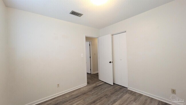 Building Photo - 1025 Revere Dr