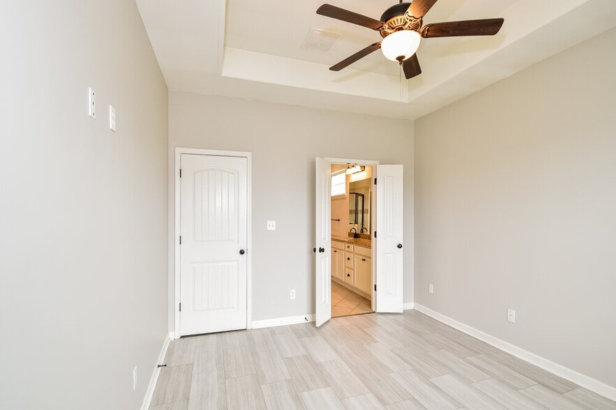 Building Photo - 430 Hidden Meadows Cove