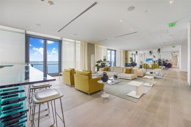 Building Photo - 3131 NE 7th Ave