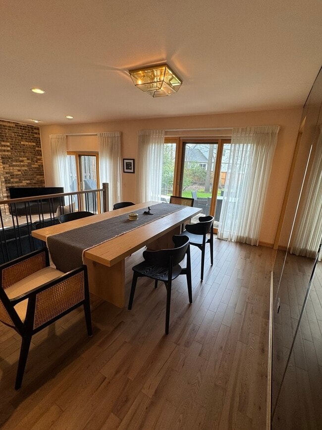 Building Photo - 1119 Deerfield Rd