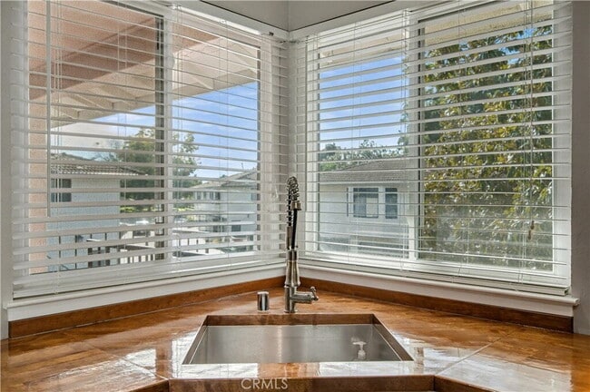 Building Photo - 3234 Kenhill Dr