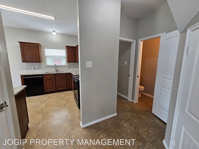 Building Photo - 3 br, 3 bath House - 4019 Houston Dr.