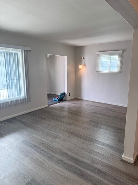 Building Photo - 617 1/2 Manchester Ter