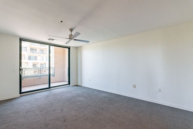 Building Photo - 16 W Encanto Blvd