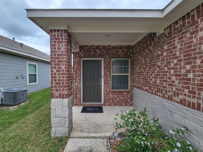 Building Photo - 24802 Winema Wds Ln
