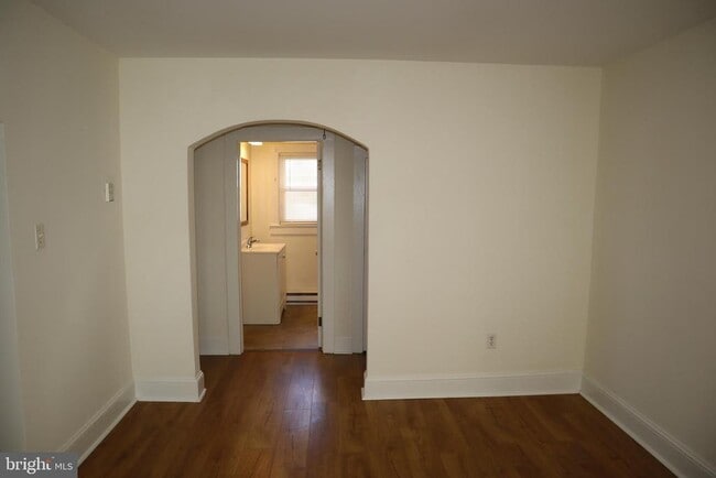 Building Photo - 513 Decatur Ave