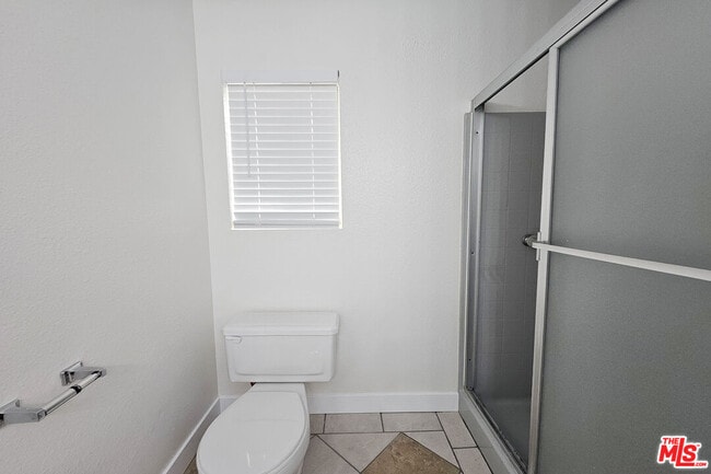 Building Photo - 7556 Thousand Oaks Dr