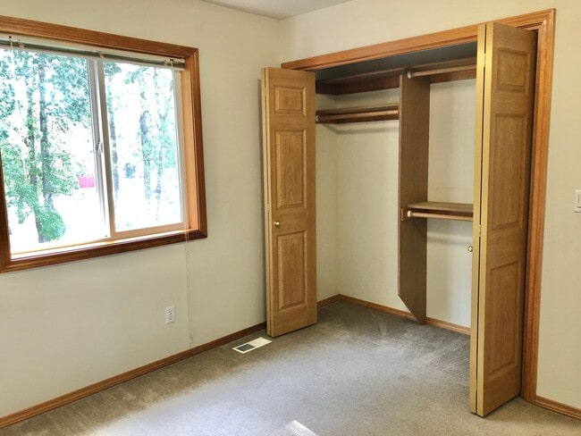 Building Photo - Spacious 4-Bedroom House in North Newberg near park and schools