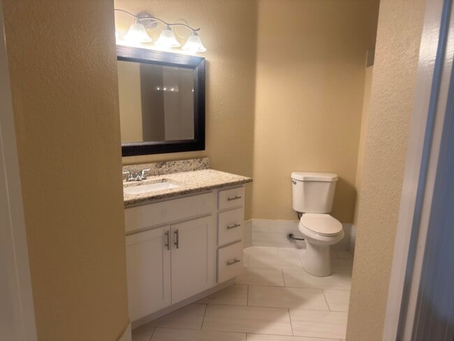 Building Photo - 13616 Yarmouth Ct