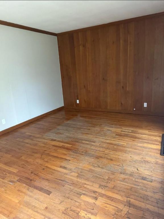 Building Photo - 5619 Sanborn Dr