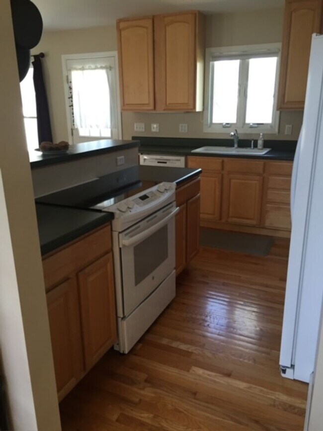 Building Photo - Single Family Home within Lexington City Limits