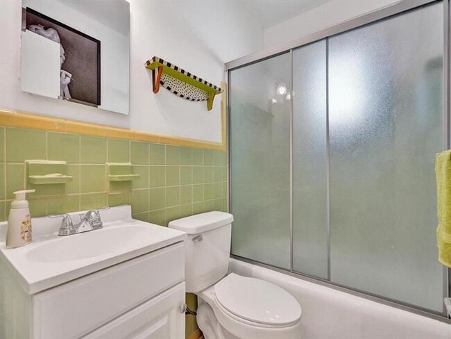 Building Photo - 4422 Sea Grape Dr