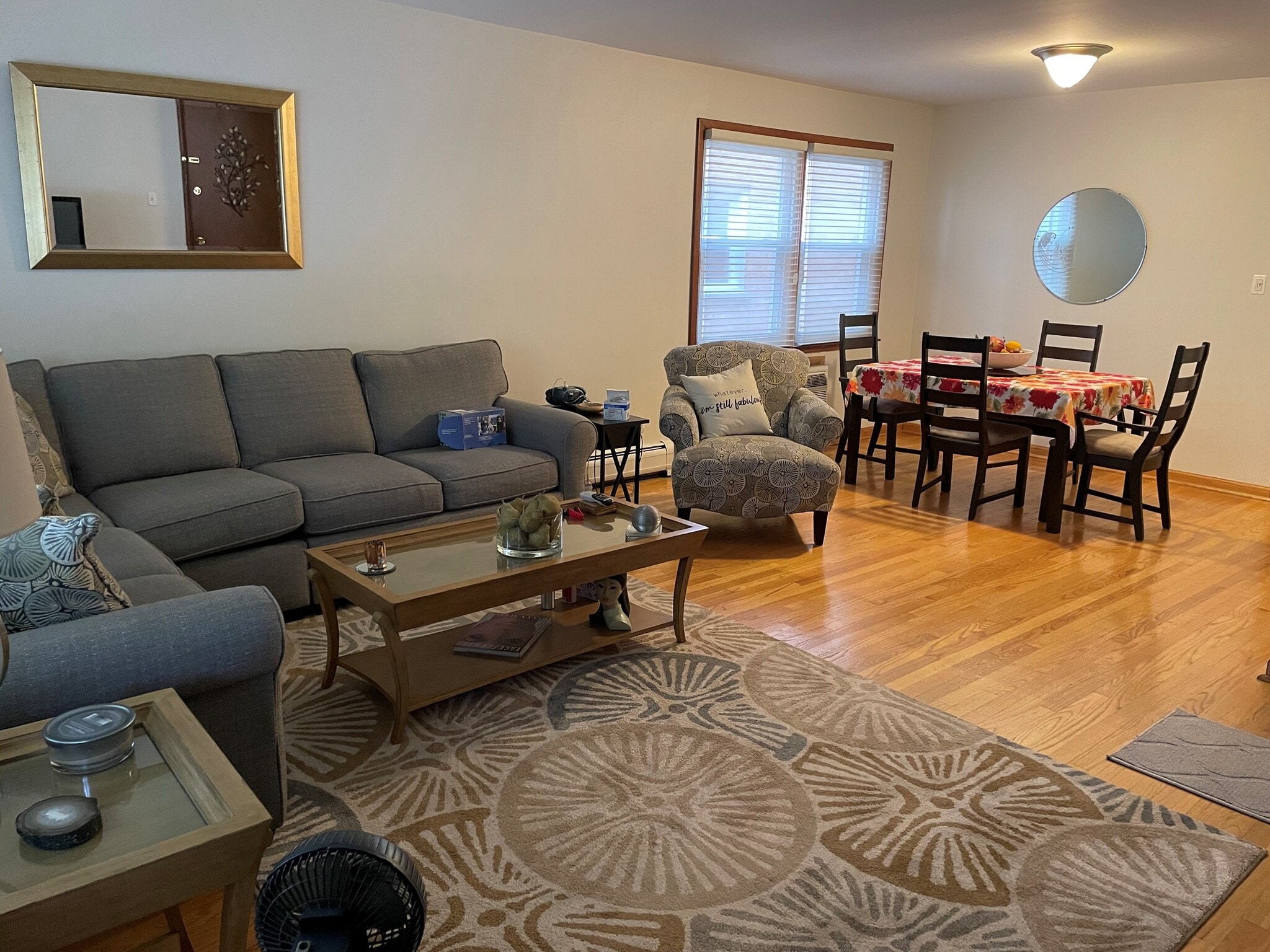 LIVING ROOM/DINING ROOM - 703 N 11th Ave