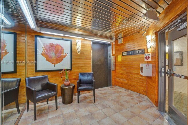 Building Photo - 2814 N 46th Ave