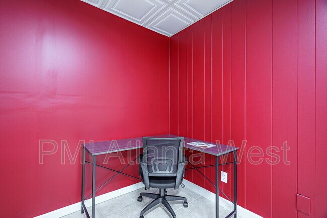 Building Photo - 2215 Spalding Dr
