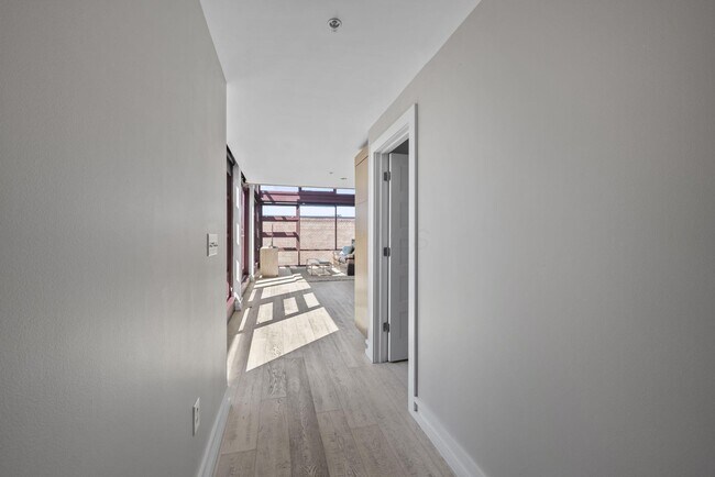 Building Photo - 367 Auden Ave