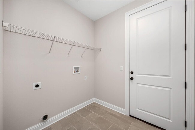 Building Photo - 1460 Pine St