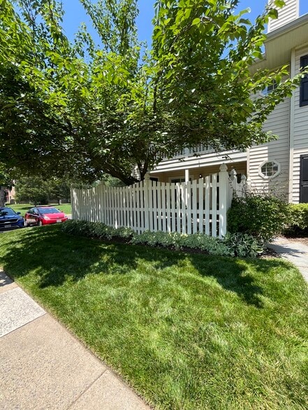 Primary Photo - 10213 Willow Mist Ct