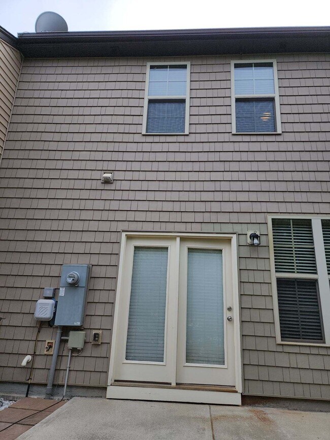 Building Photo - 117 Bella Pl