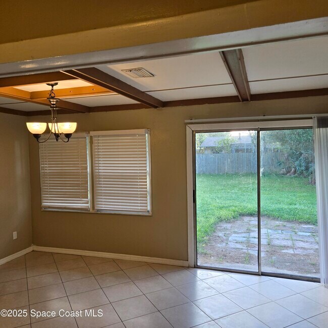 Building Photo - 349 El Rancho Terrace NE