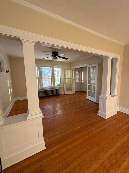 Building Photo - 18 Roger St