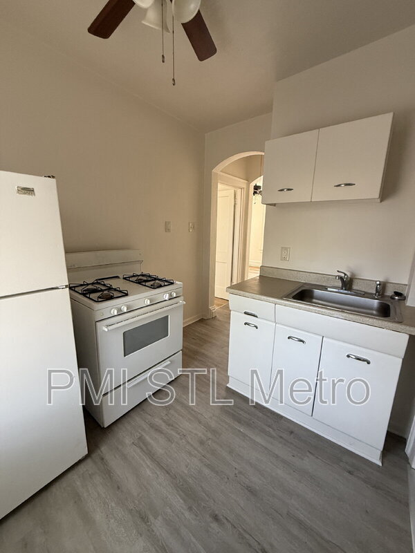 Building Photo - 3883 Meramec St