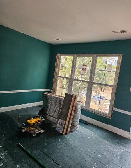 Building Photo - 1732 Rockwood Dr