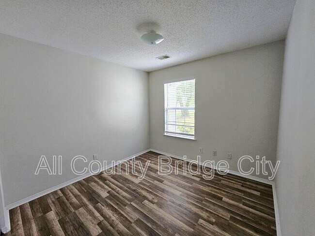 Building Photo - 1 Deer Cross Ct