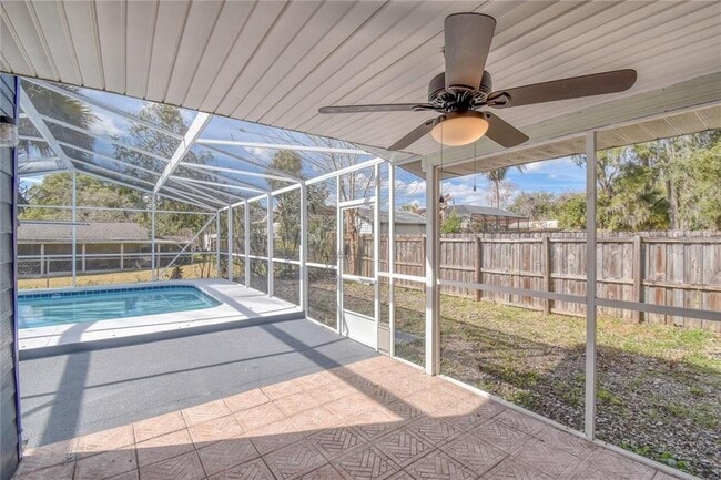 Building Photo - 1828 SE Lake Weir Ave