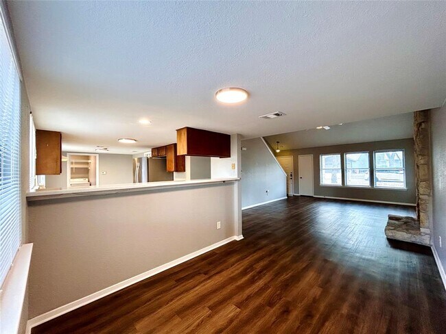 Building Photo - 7613 Navarro Pl