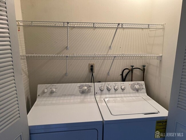 Building Photo - 304 Merrywood Dr