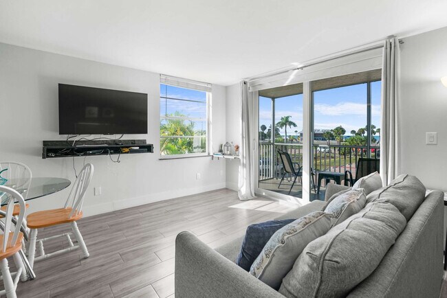 Building Photo - 5700 Bonita Beach Rd SW