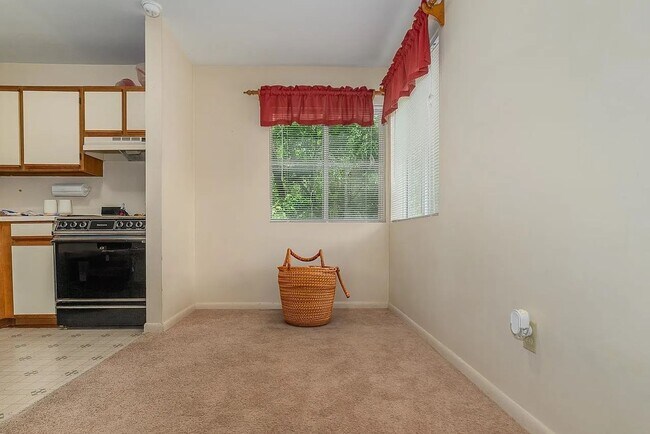 Building Photo - 2BR, 2Ba First floor apartment in Borden Commons