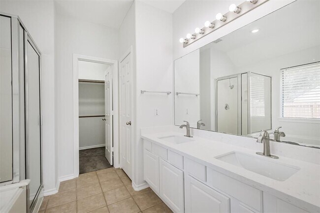 Building Photo - 5702 Carrollton Creek Ct