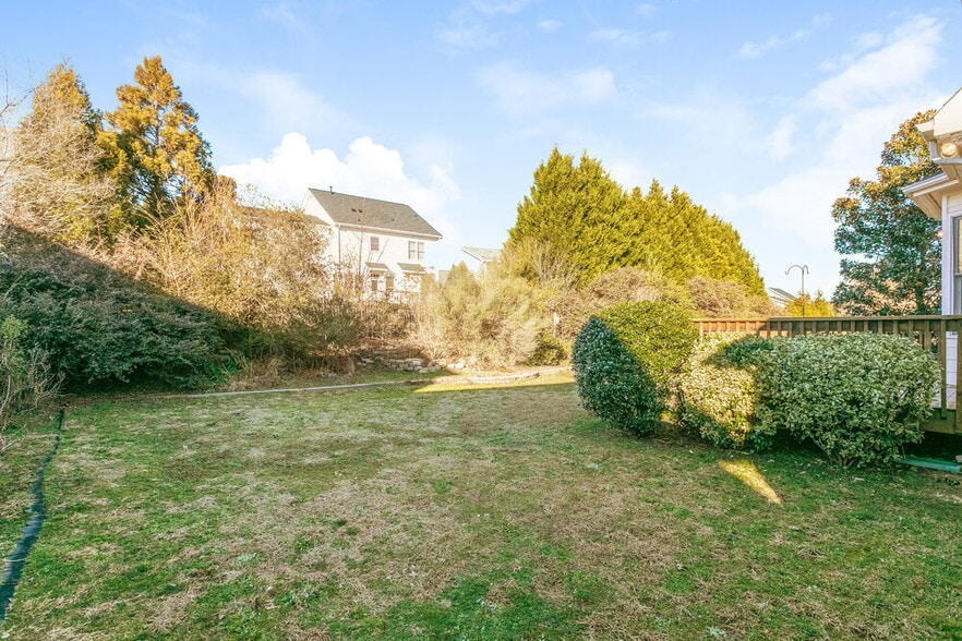 Building Photo - 917 Alba Rose Ave