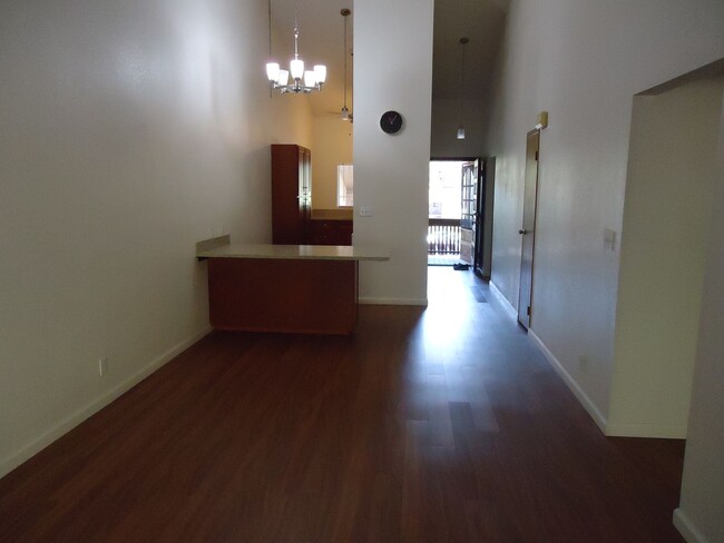 Building Photo - Newtown Meadows Clean 2 Bedroom, 2 Bath, w...