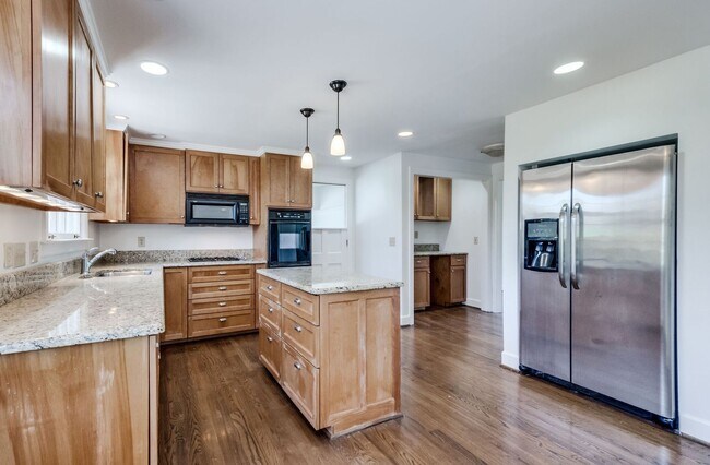 Building Photo - 795 Greeley Dr