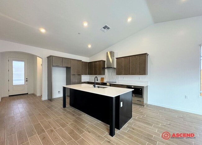 Building Photo - Stunning Newly Built Home in the Southwest!