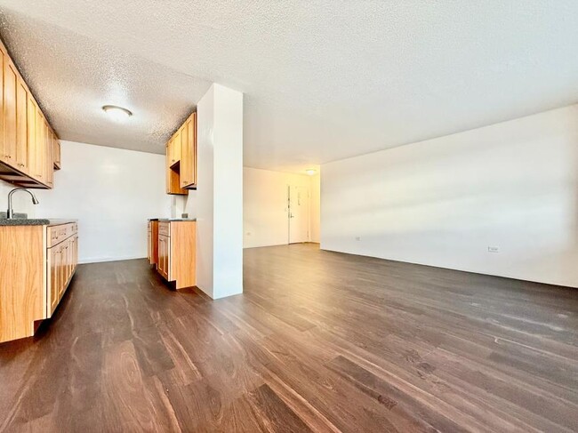 Building Photo - 1 bedroom in BRONX NY 10461