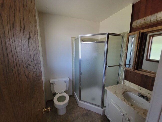 Building Photo - 3 Bedroom House across the street from Mar...