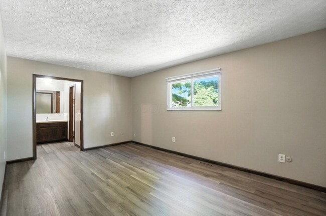 Building Photo - 5 Keene Dr