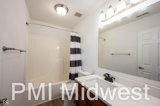 Building Photo - 18058 Cristin Way