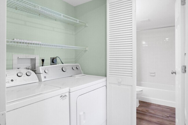 Building Photo - 717 S US Hwy 1