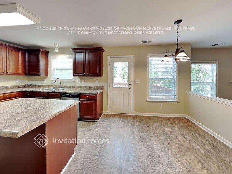 Building Photo - 4169 Kenwood Trail