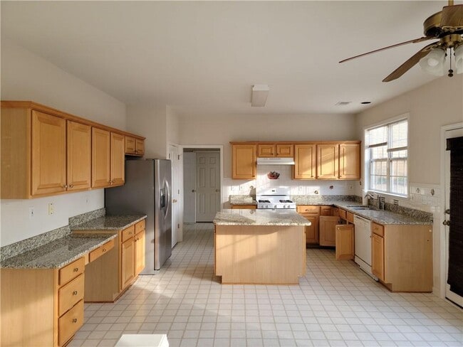 Building Photo - 5072 Raventhorpe Ct