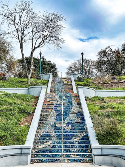 Heritage District of Vallejo - Steps - 608 Virginia St