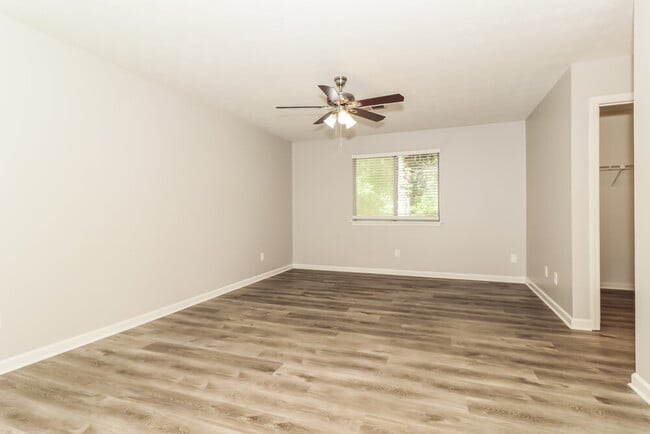 Building Photo - 476 Ridgedale Way