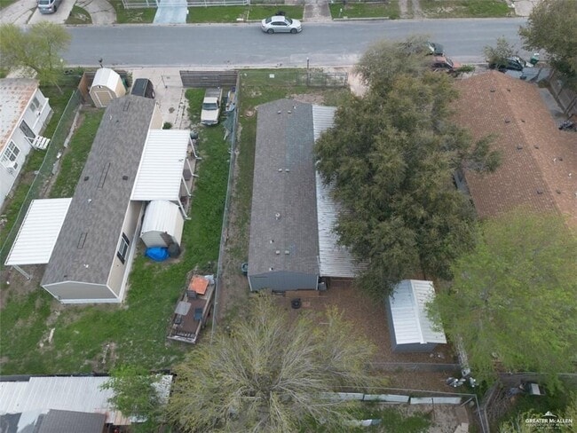 Building Photo - 916 Violet Dr